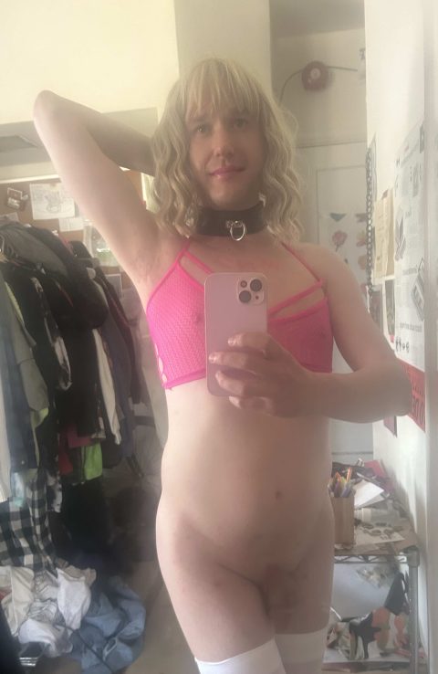 blonde beta bottom bimbo with a useless clitty