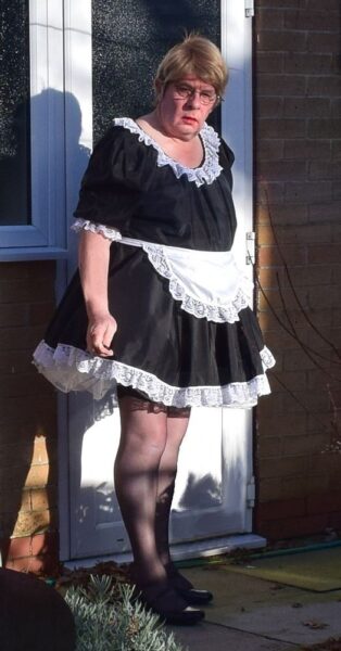 maid-in-the-garden_52124630546_o